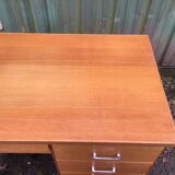 Vintage oak desk with 5 drawers.