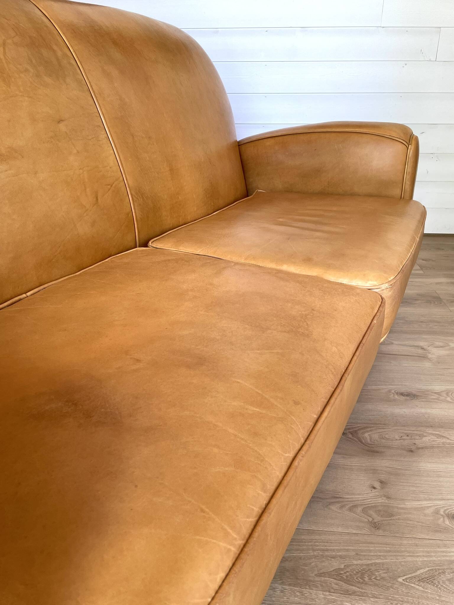 Authentic Club Lounge Set (Sofa + 1 Armchair) in Basane Leather