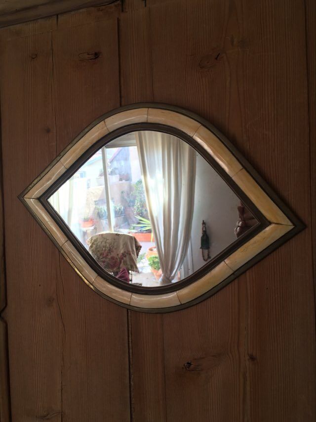 Brass mirror with original shape - 28x39cm
