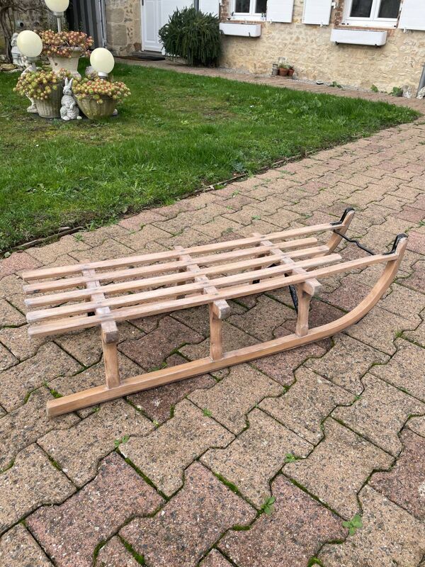 Une luge pour la déco