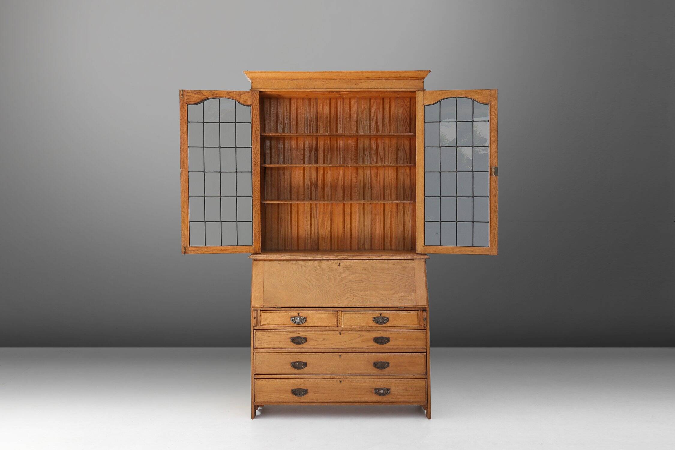 Secrétaire-bibliothèque de style Arts and Crafts anglais, vers 1910