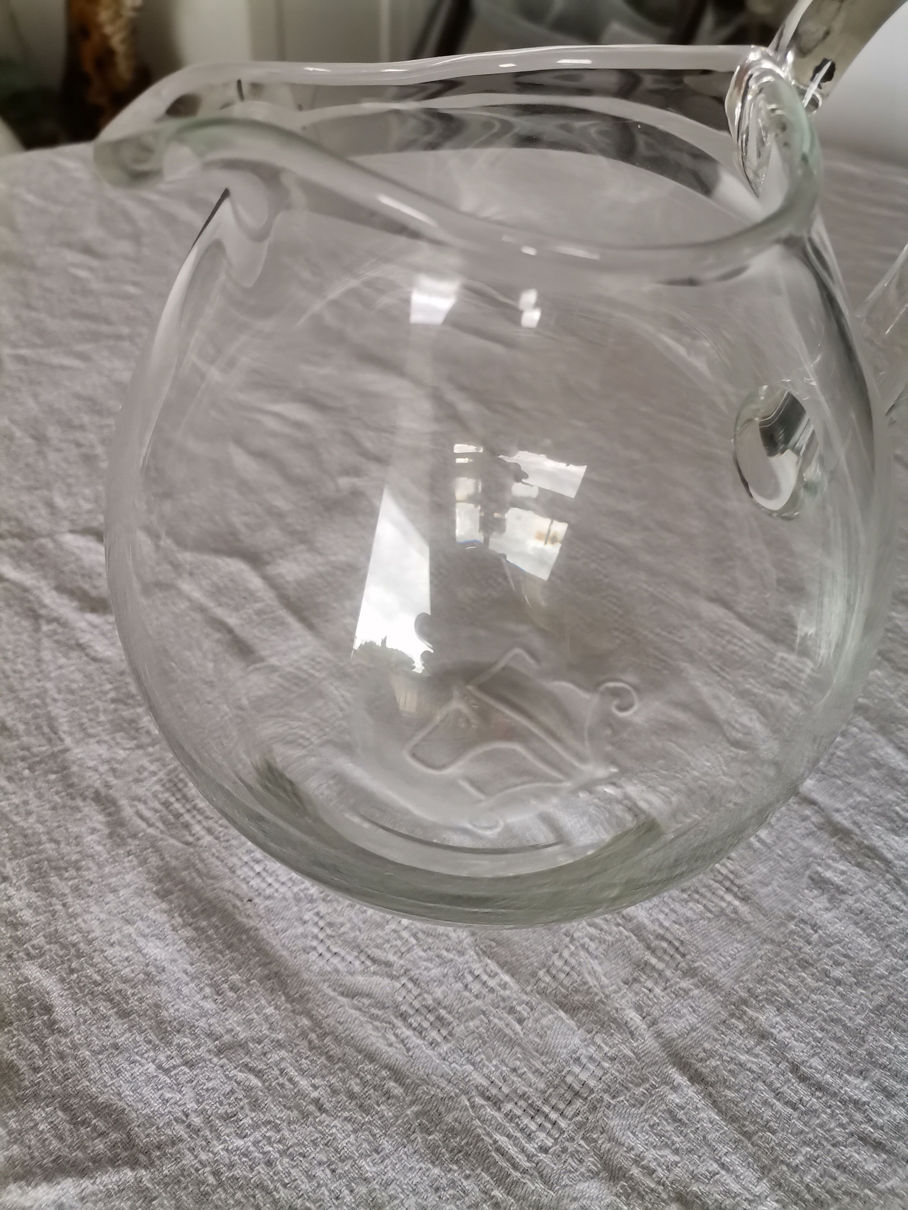 Glass carafe