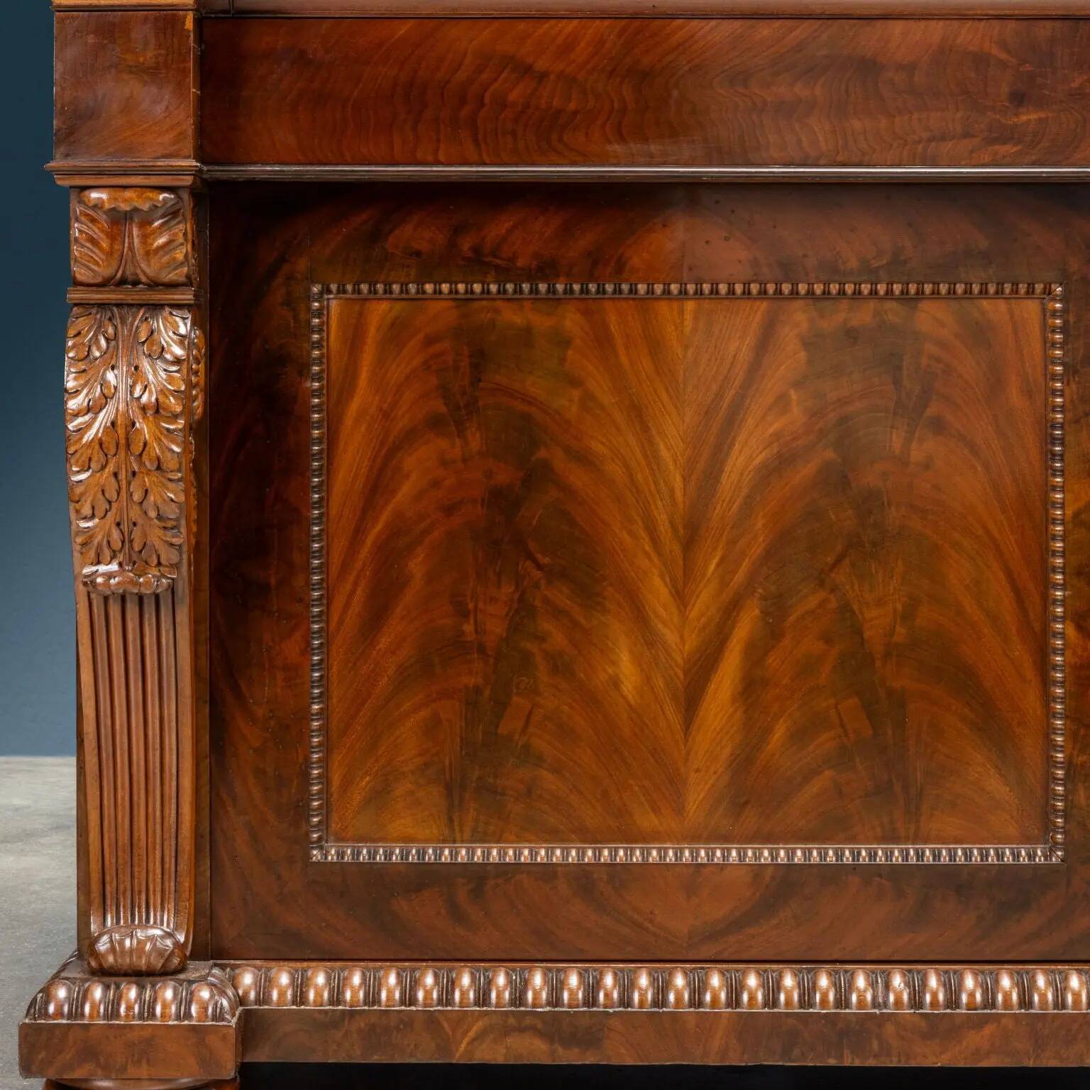Writing desk in mahogany, Italy, 19th century