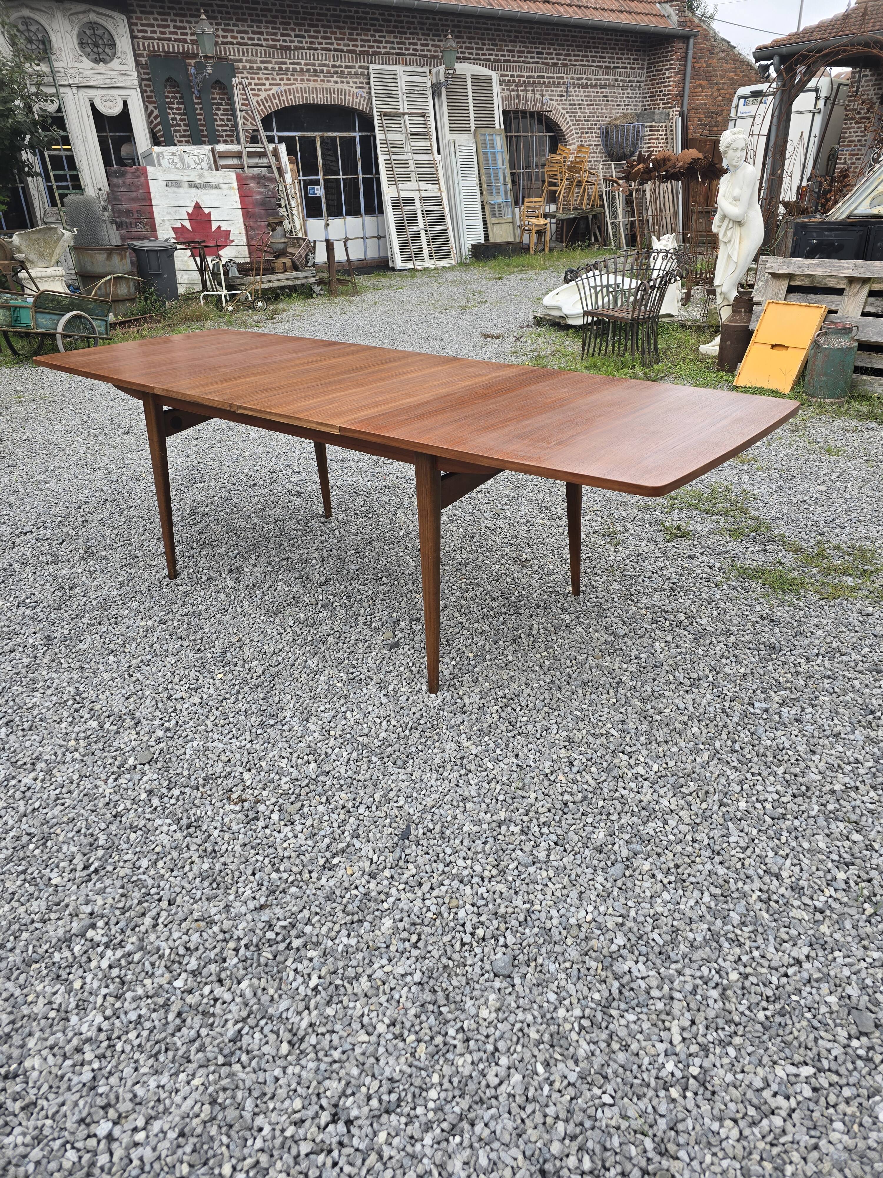 Scandinavian extendable table from the 60s in teak, 250cm L
