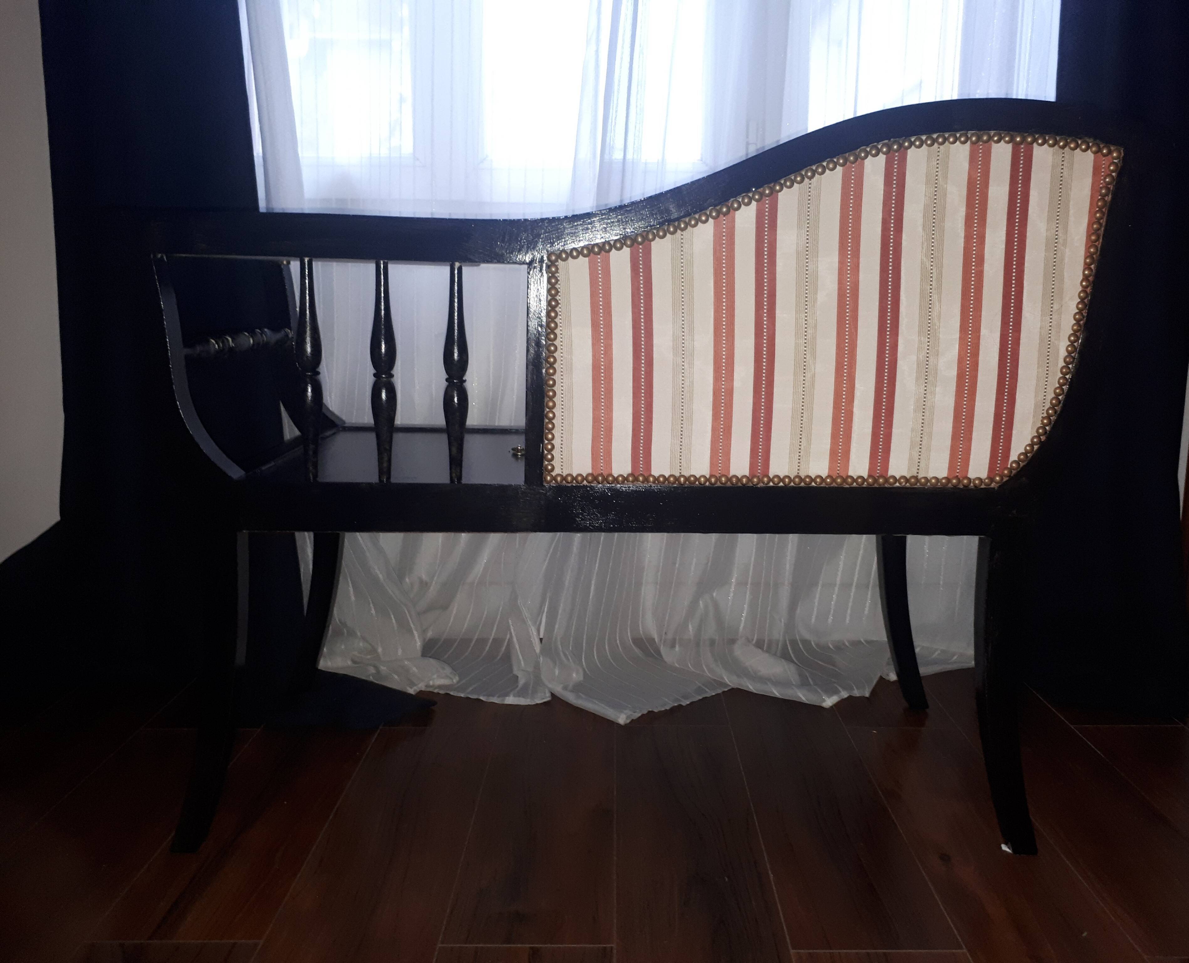 Bench bench telephone