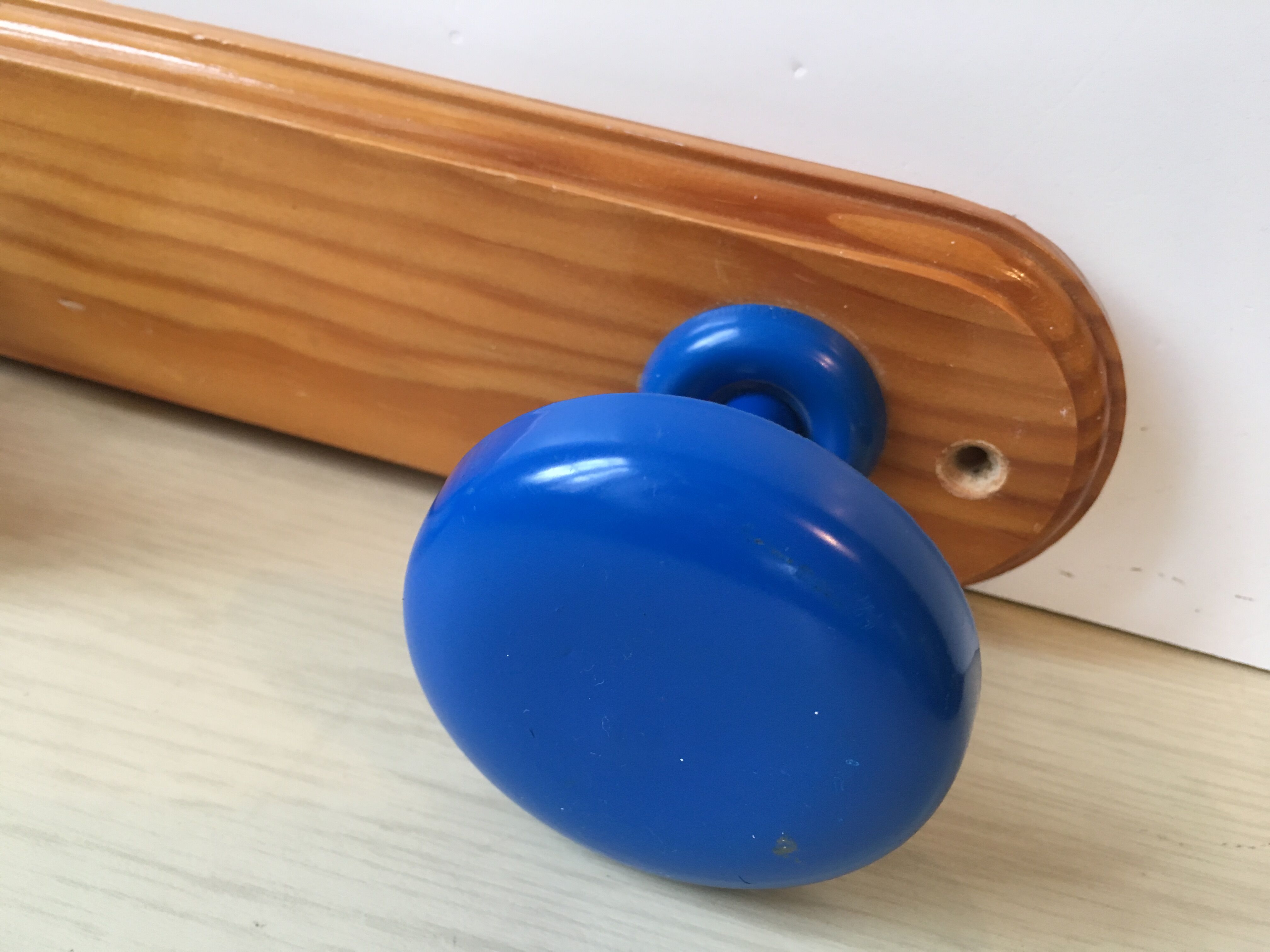 Portemanteau vintage bois et acier années 80