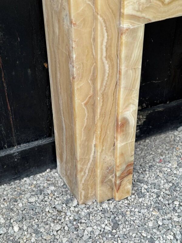 Cheminee Artdeco en onyx beige vers 1920