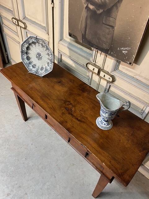 Spanish walnut console table, early 19th century