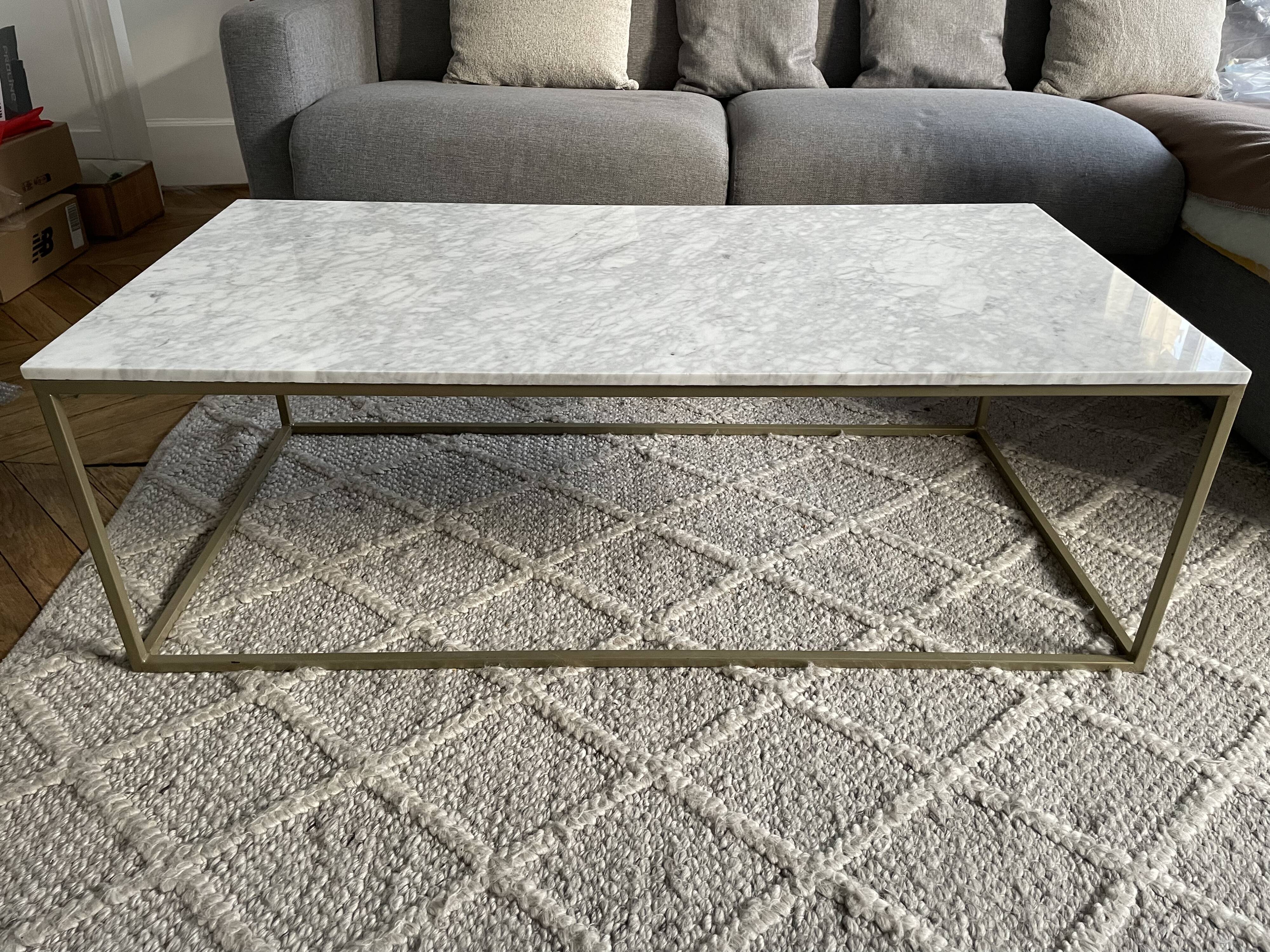Rectangular coffee table in white marble