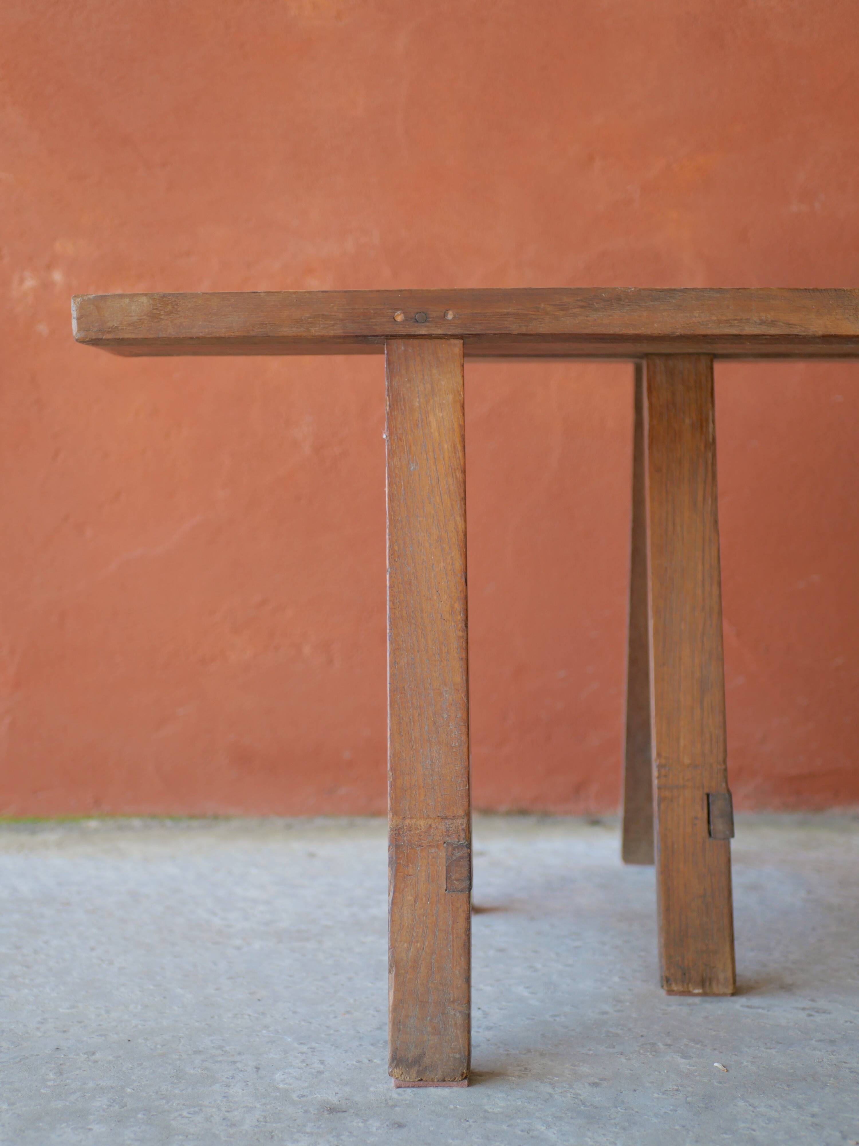 Paire de bancs de ferme en bois