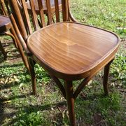 Lot de 11 chaises bistrot en bois courbé vintage