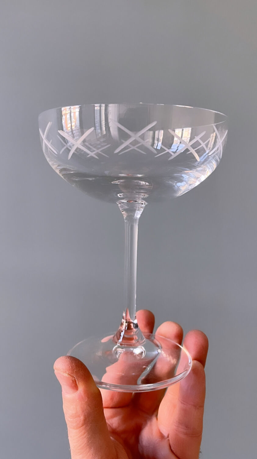 Series of 6 champagne glasses in engraved glass