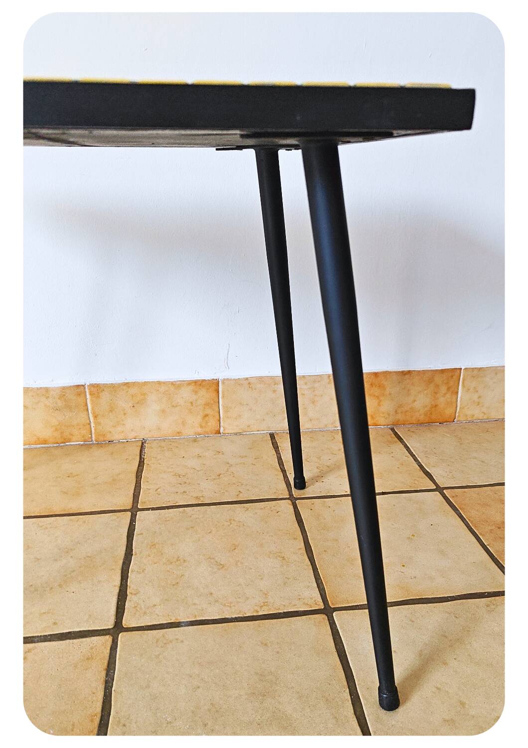 Table d'appoint en mosaïque du milieu du siècle