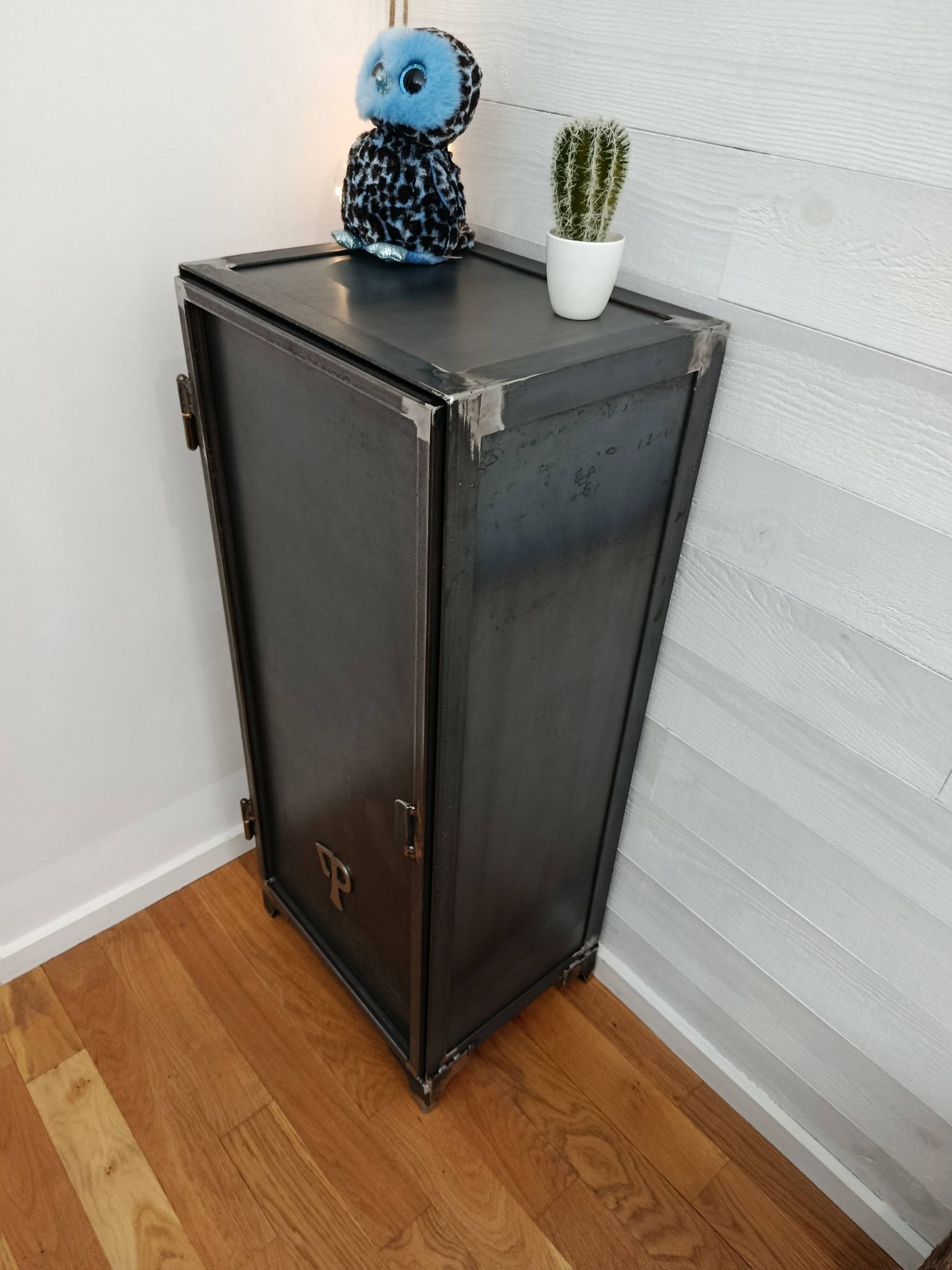 Meuble de rangement Letrapu en acier brut