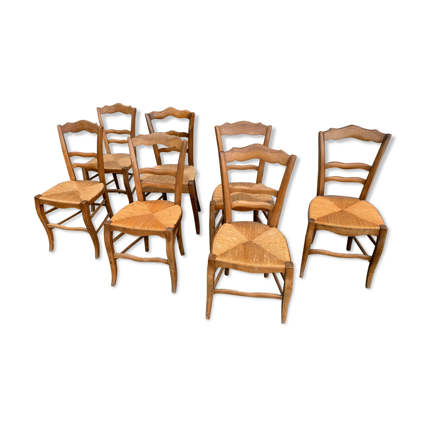 Lot of 7 mulched chairs