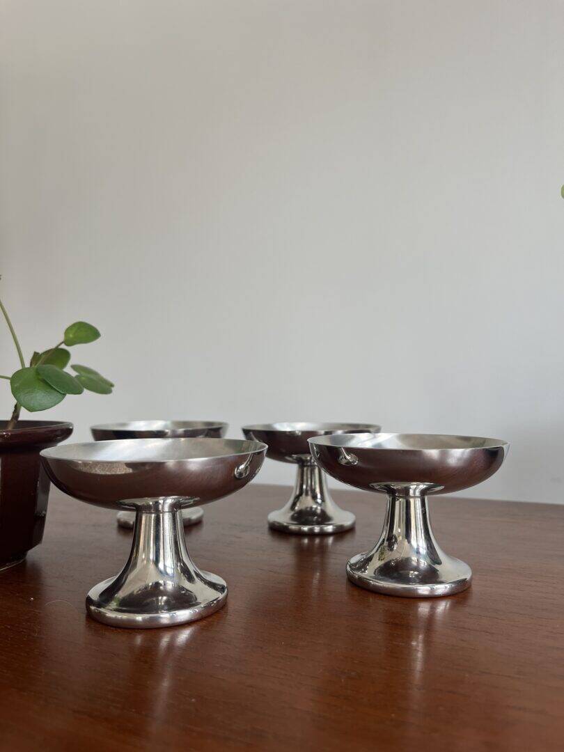 Coupes en acier inoxydable Alessi