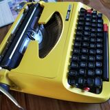Brother 440TR mechanical typewriter
