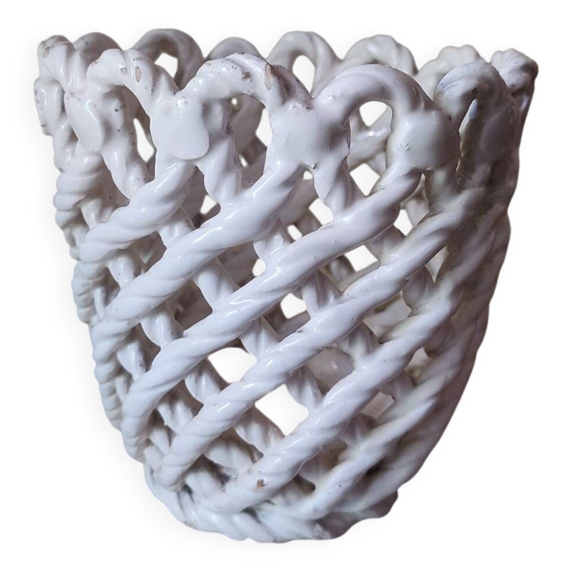 Woven earthenware flowerpot