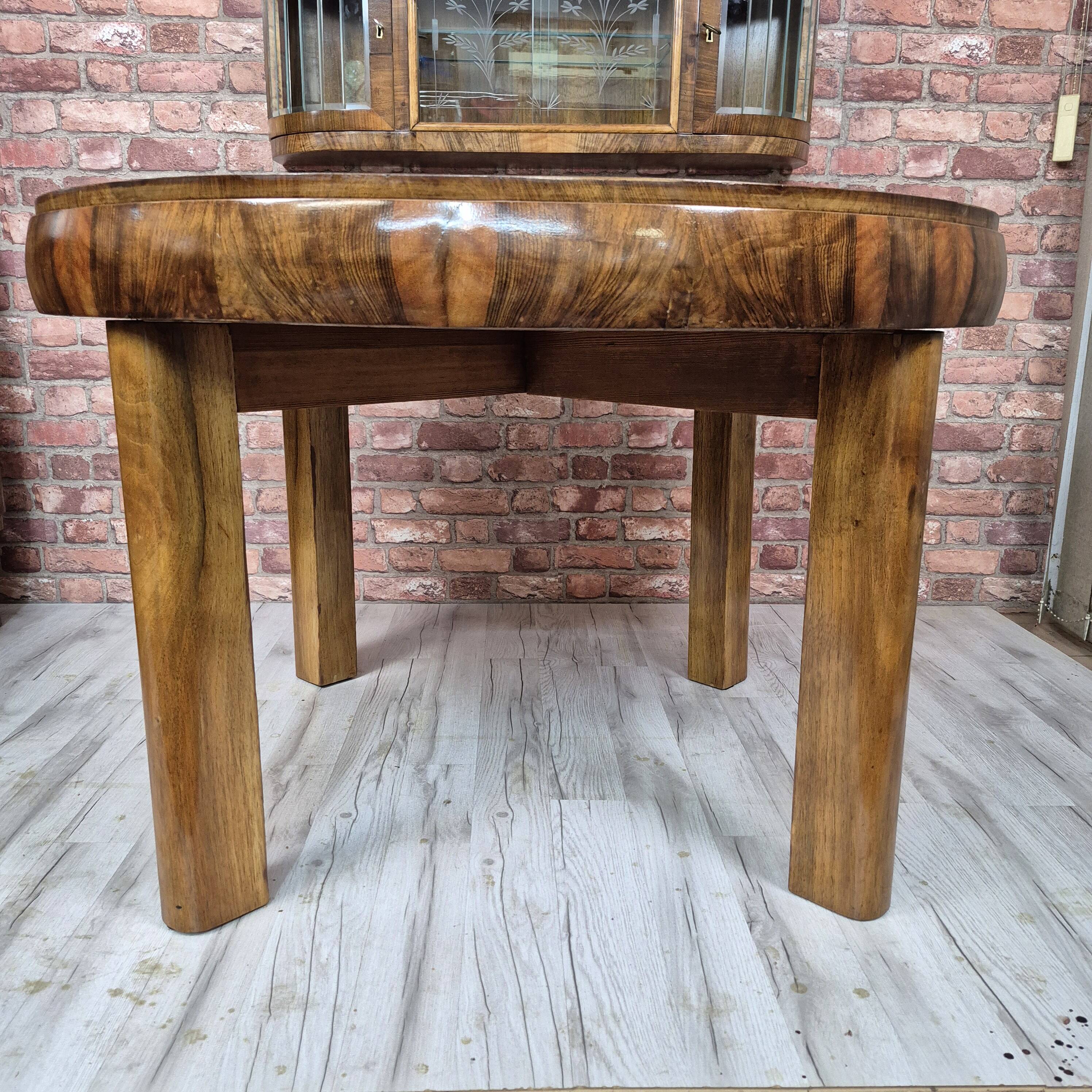 Authentic Art Deco Burl Walnut Round Extending Dining Table 1930s