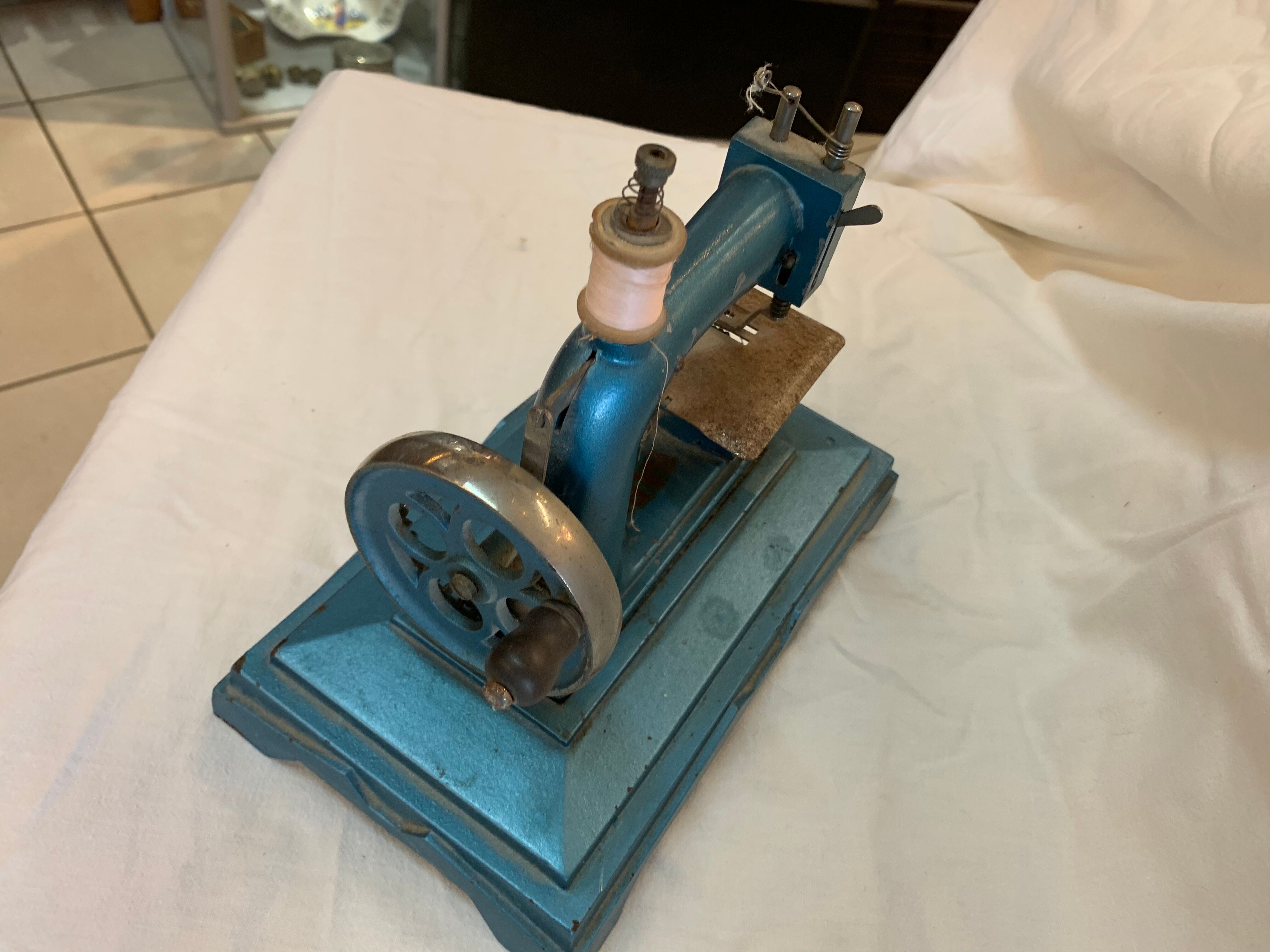 Iron doll sewing machine