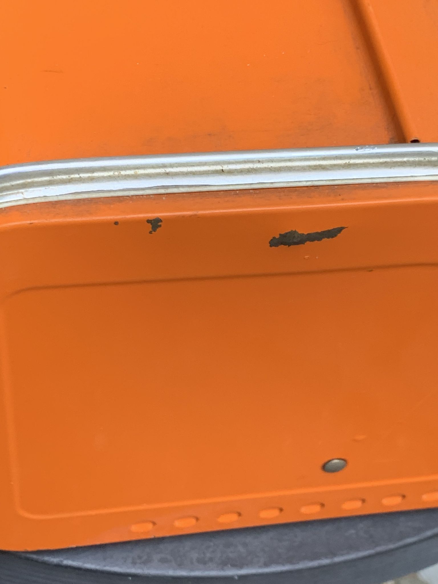 Bread box orange metal and its vintage knife 1970