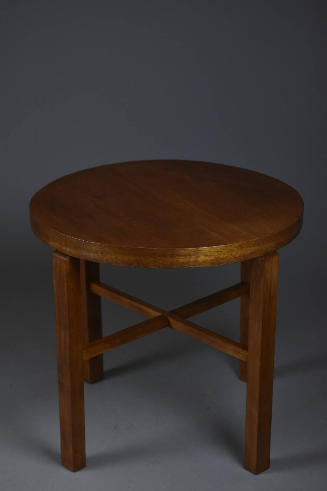 Table d'appoint en placage de chêne, années 1930, rénovée à la main, Art déco polonais
