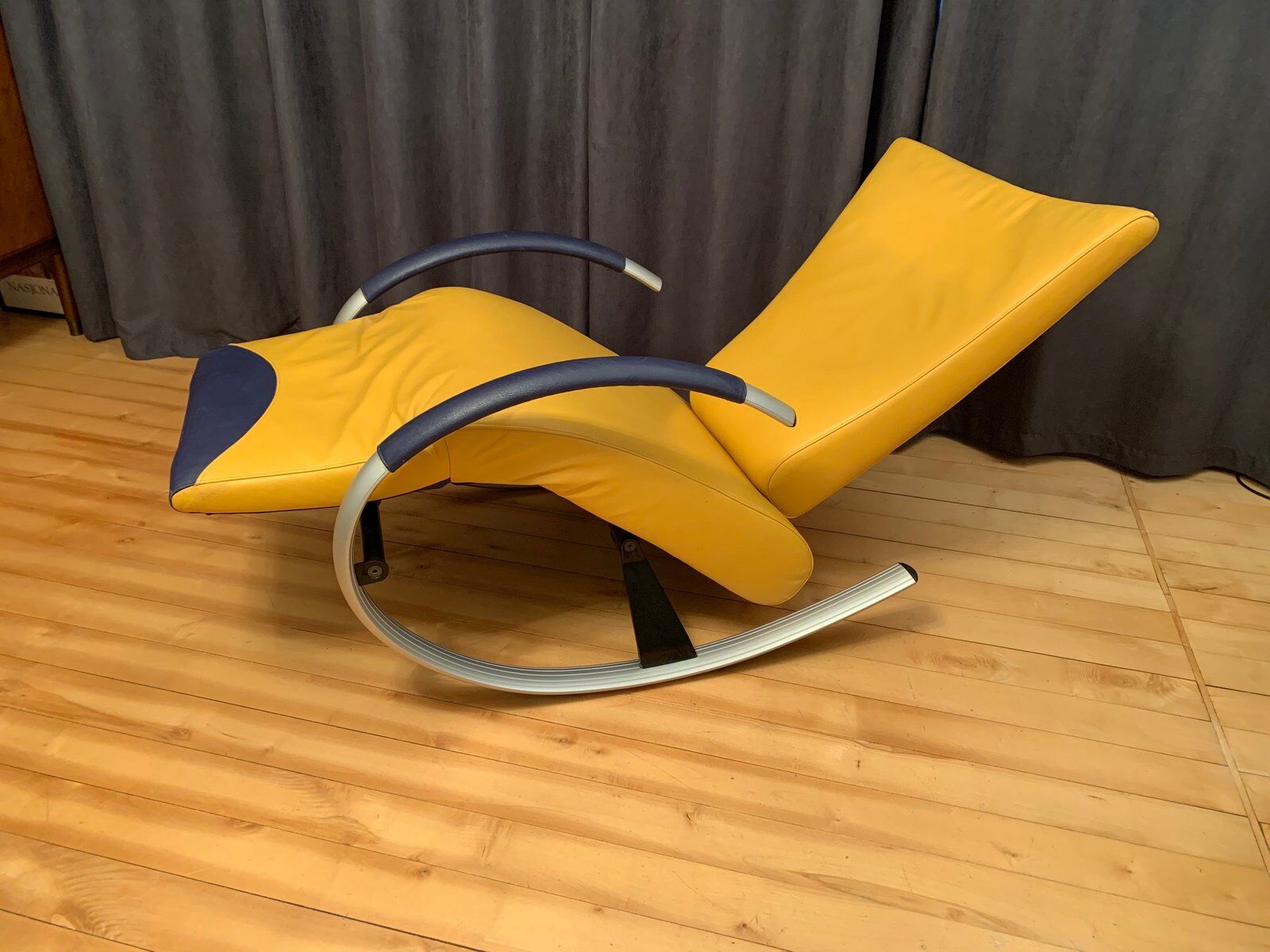 Modern chaise lounge, 1980s
