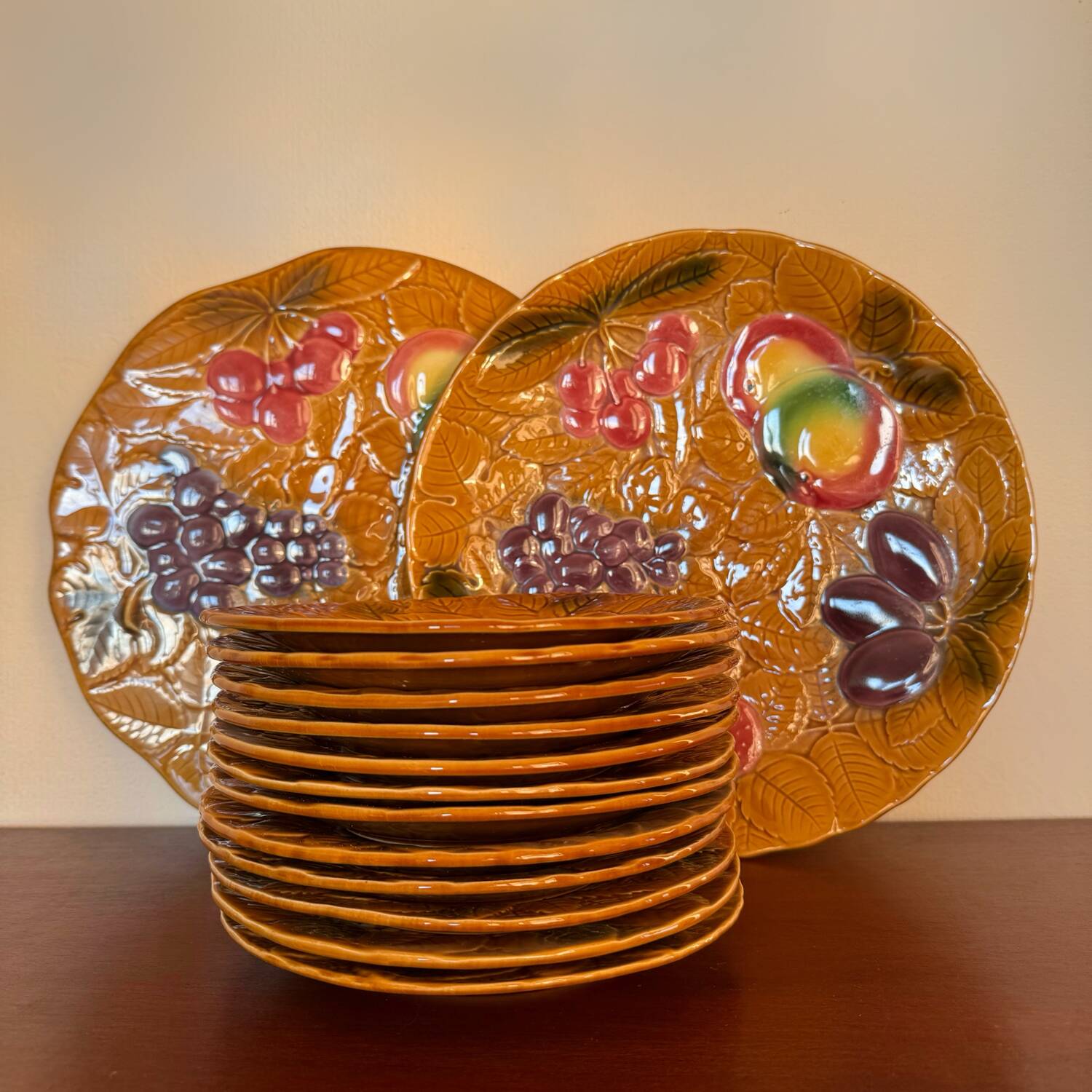 Old barbotine dessert service