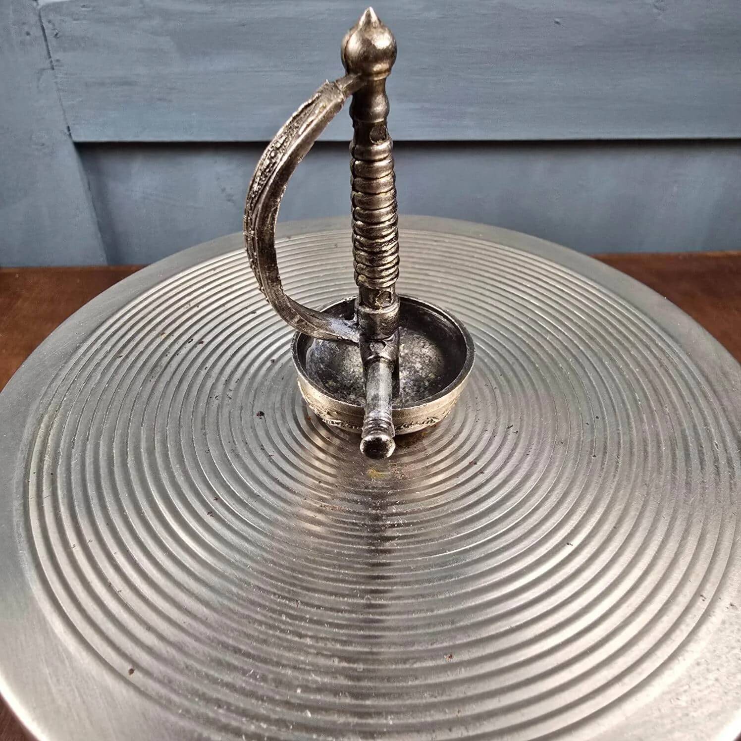 Vintage knight ice bucket – Coat of arms and sword handle – 1960s-70s