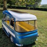 Bus montheillet vintage ride subject
