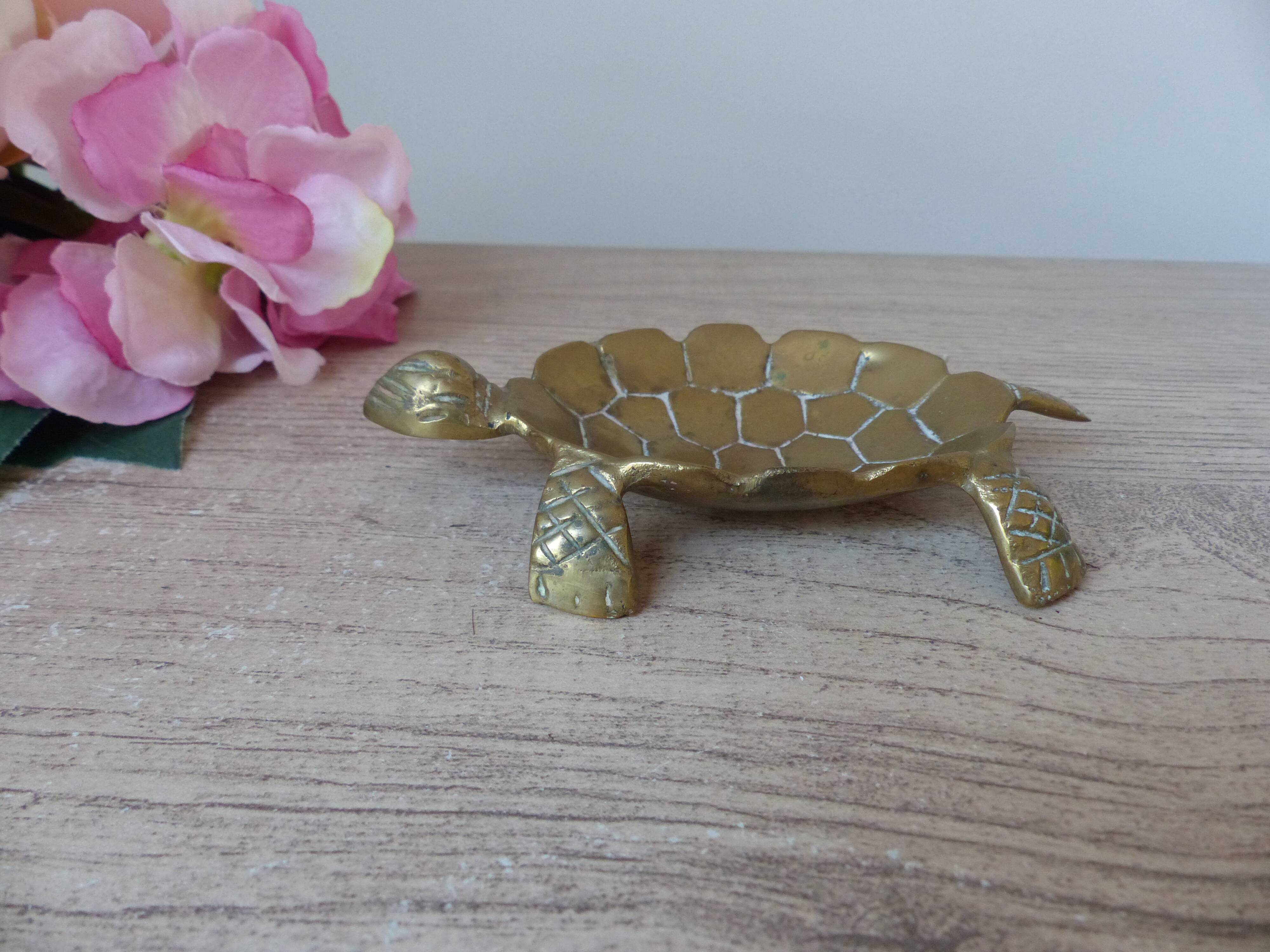 Petit cendrier tortue en laiton sculpté vintage