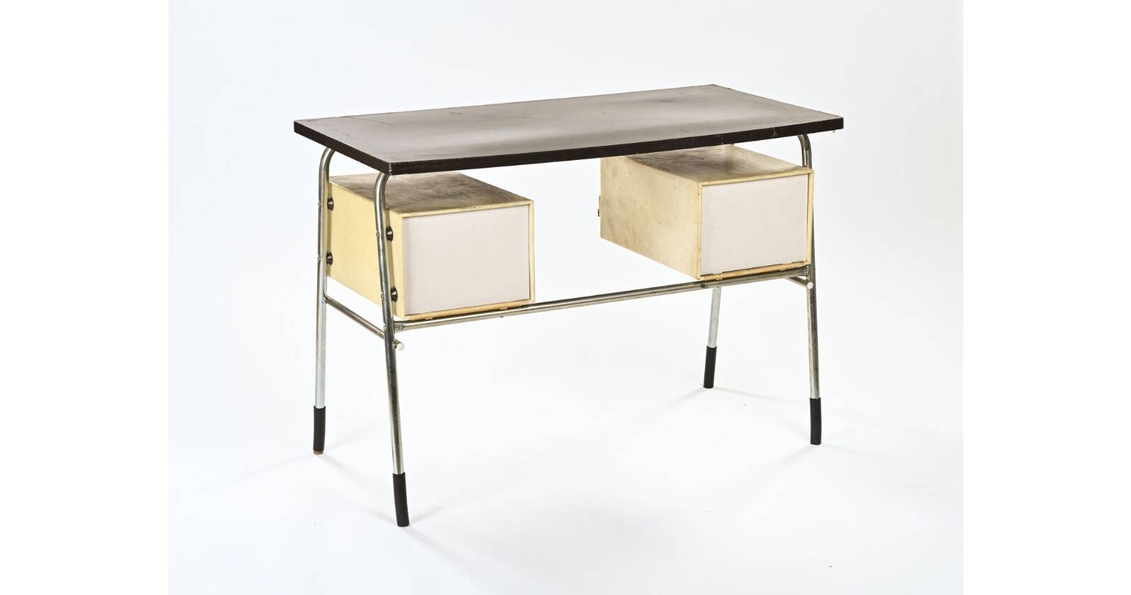 Desk with tubular base in chromed metal