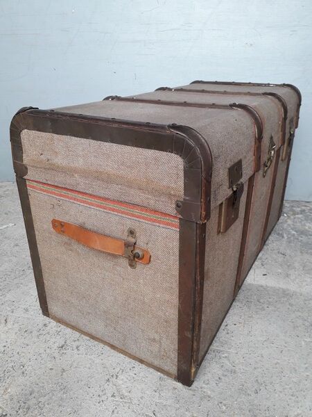 Travel malle in wood and canvas