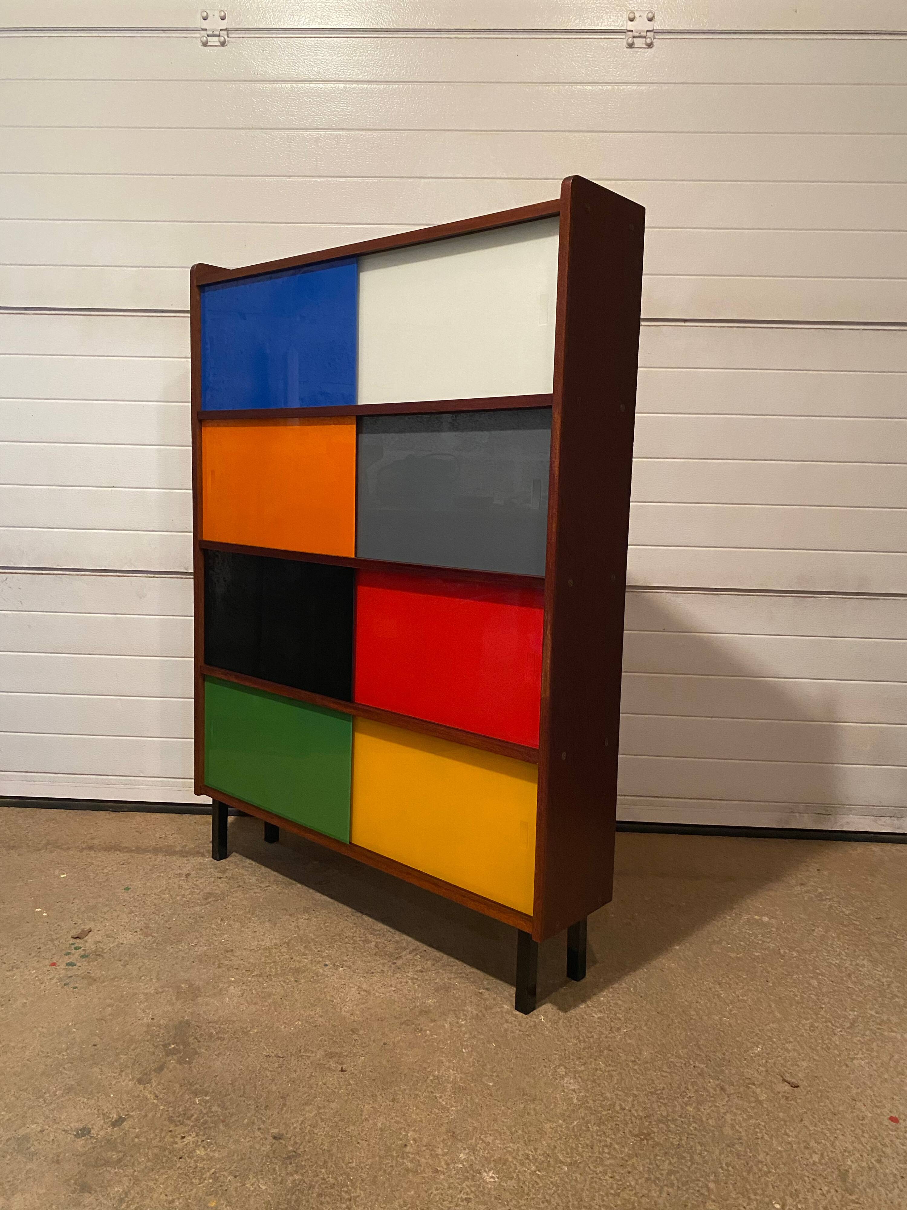 Vintage bookcase/display cabinet
