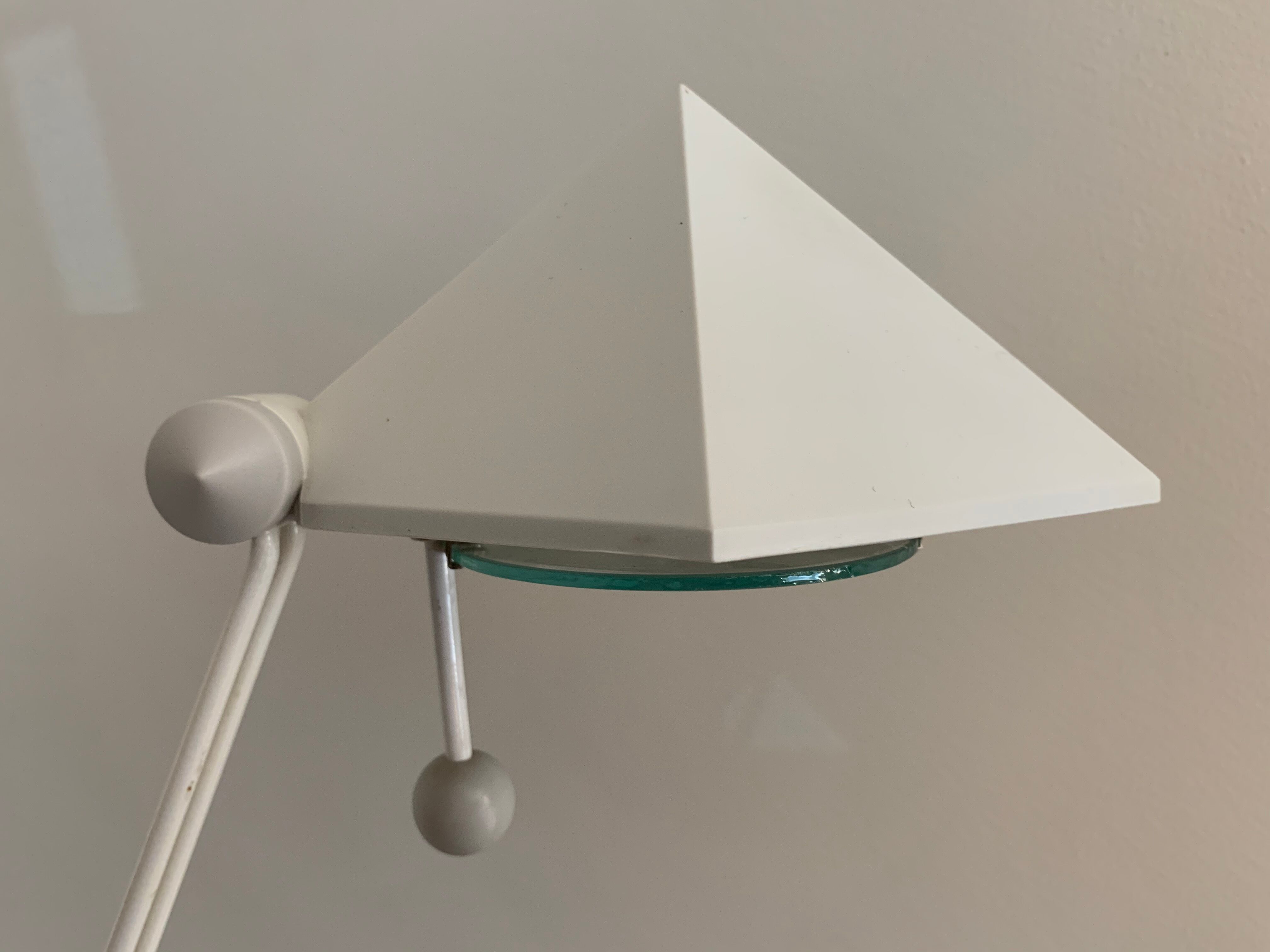 White pyramid desk lamp embnched white pyramid Lungean and Pellmann 1980