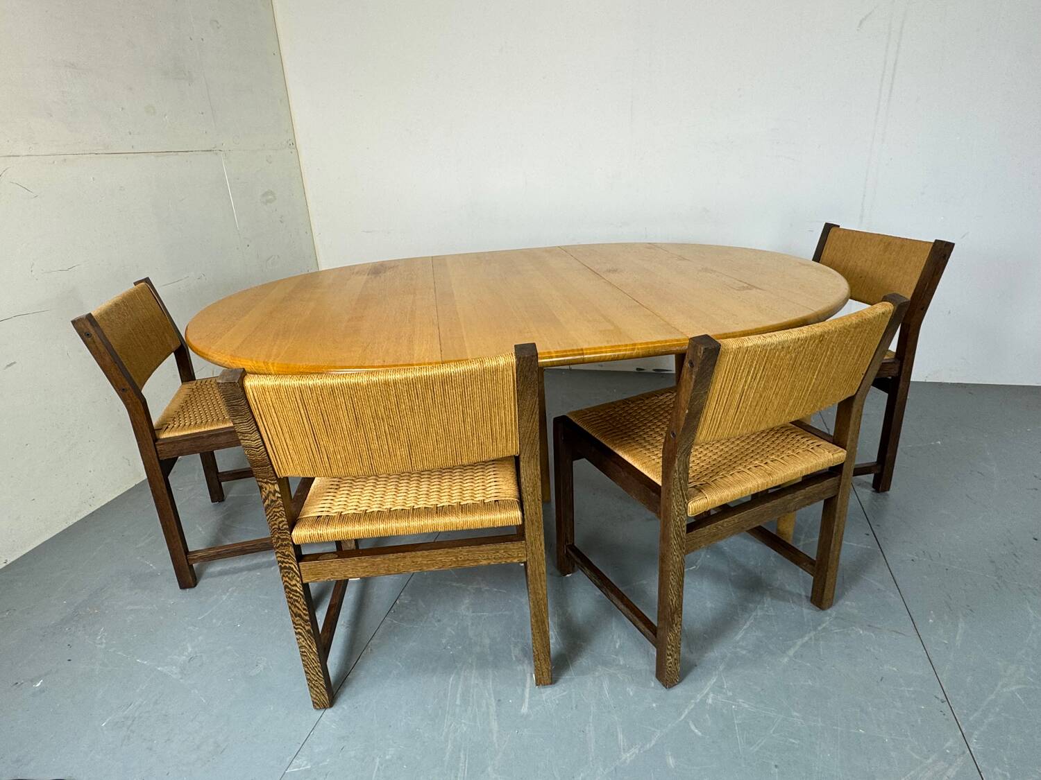 Table à manger ronde extensible en chêne, design danois du milieu du siècle, années 1960