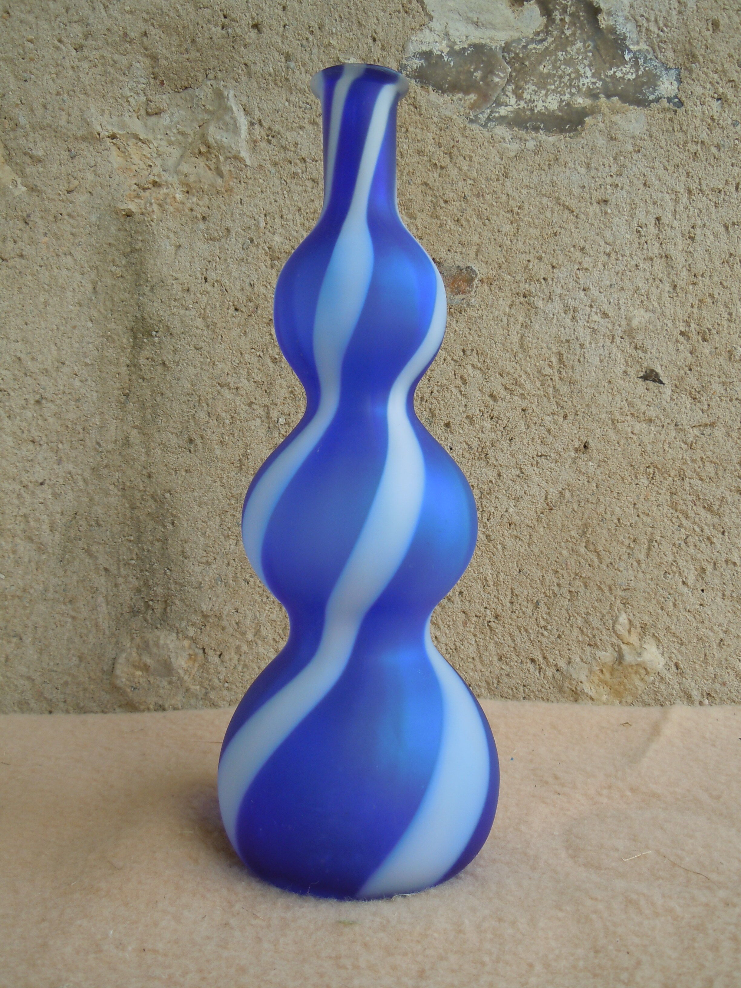 Vintage vase in Italian glass