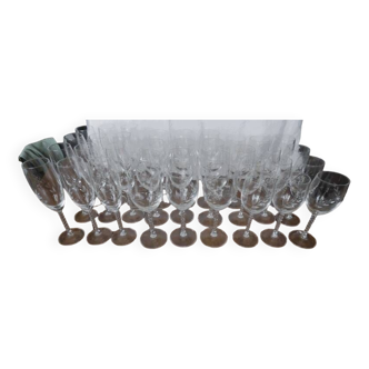 Complete service of 36 crystal glasses with chiseled stem and decoration of an ear of wheat