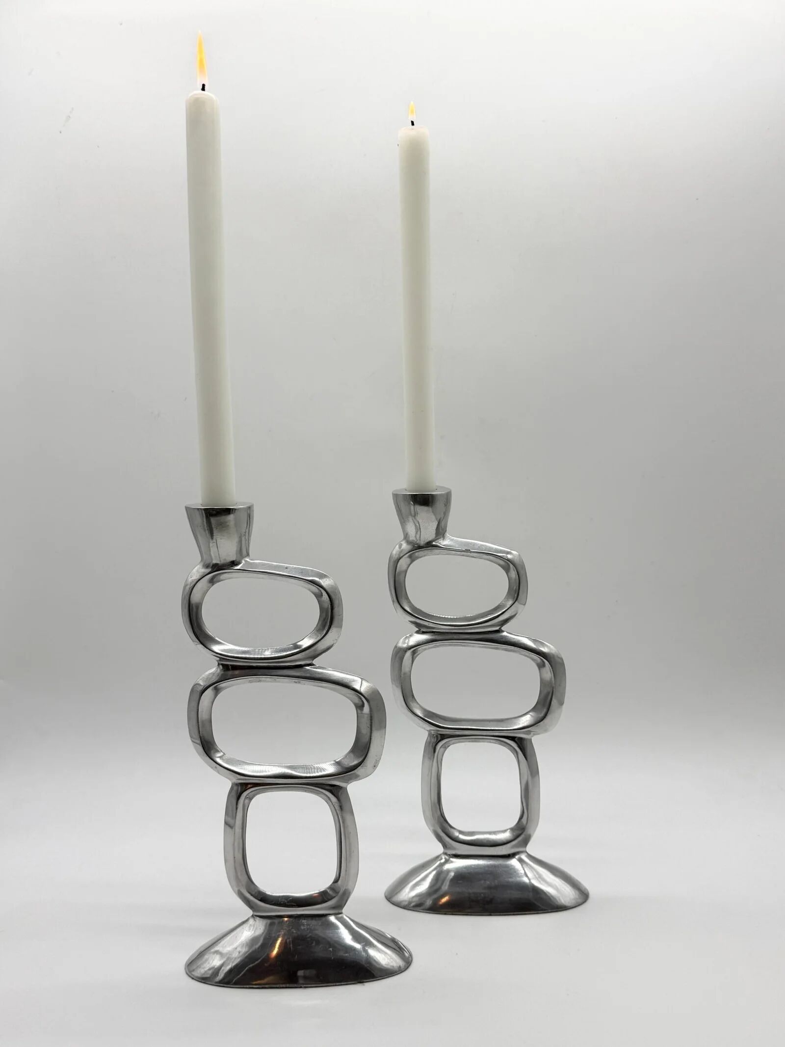 Pair of candlesticks "Circle" – Matthew Hilton, 1980s