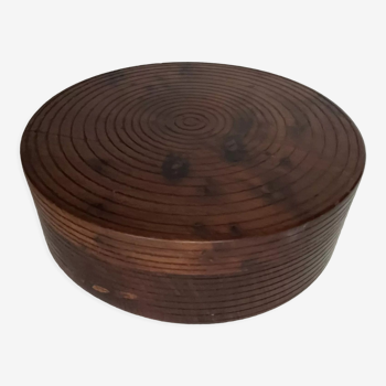 Round wooden bonbonnière