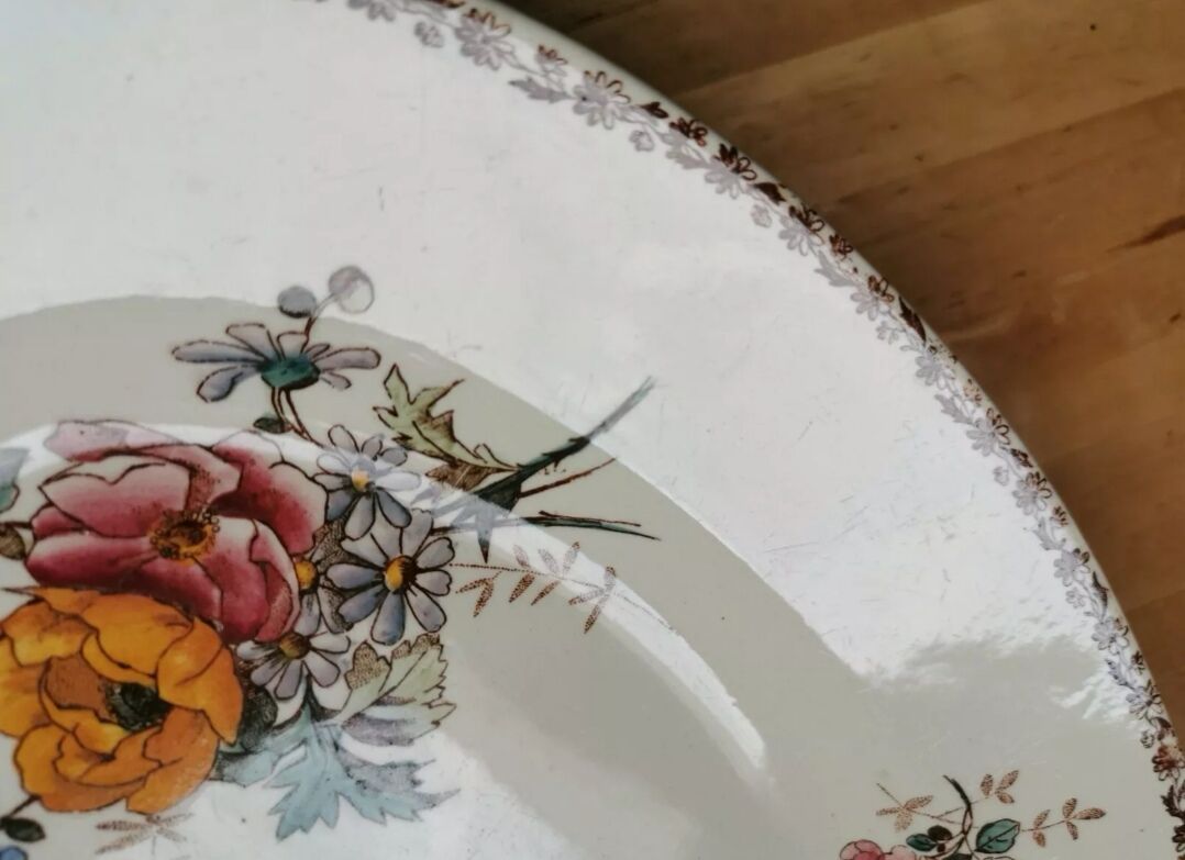 Decorative dish old earthenware