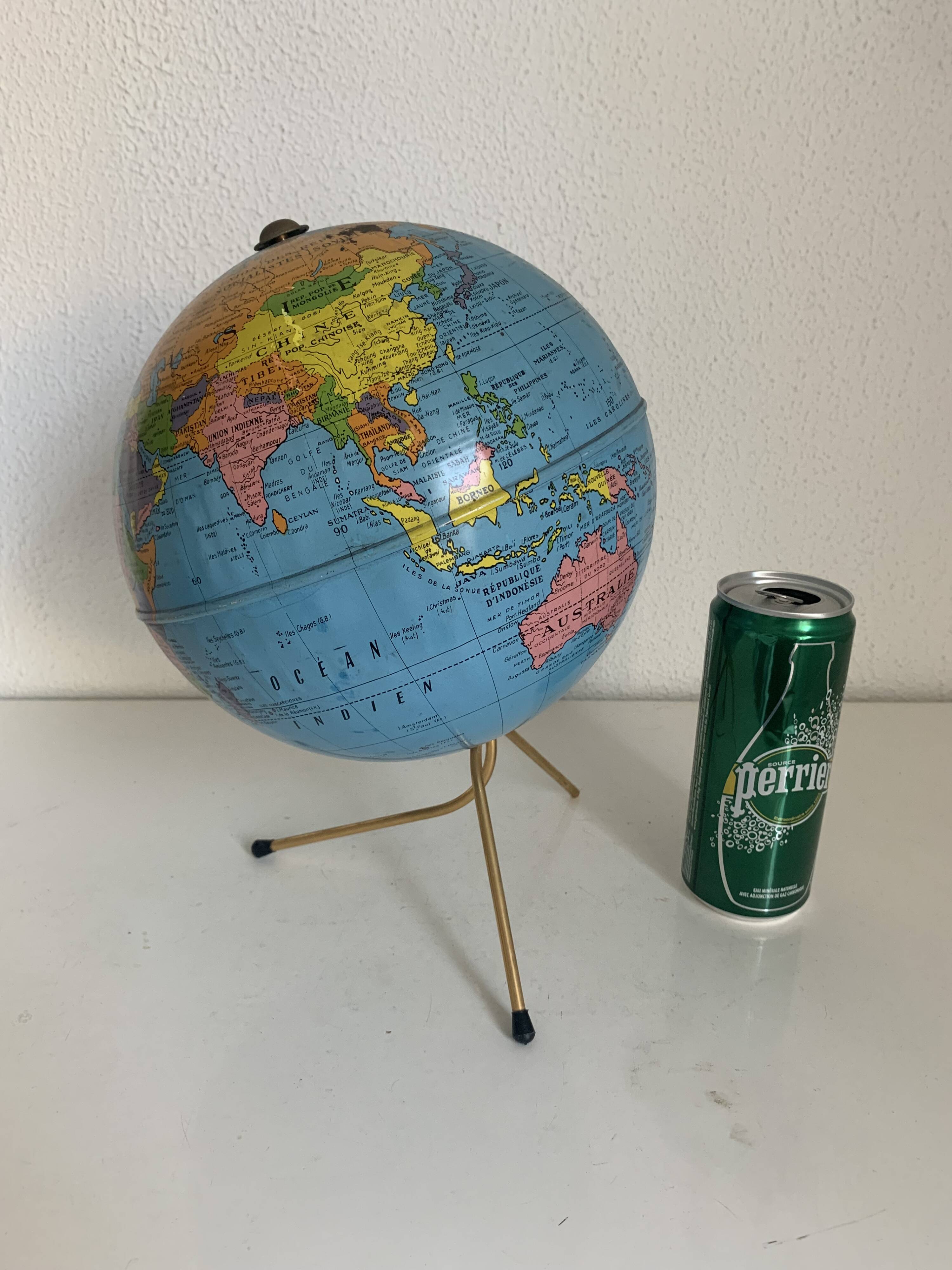 Vintage 1960s globe, Taride tripod, gold metal - 28 cm