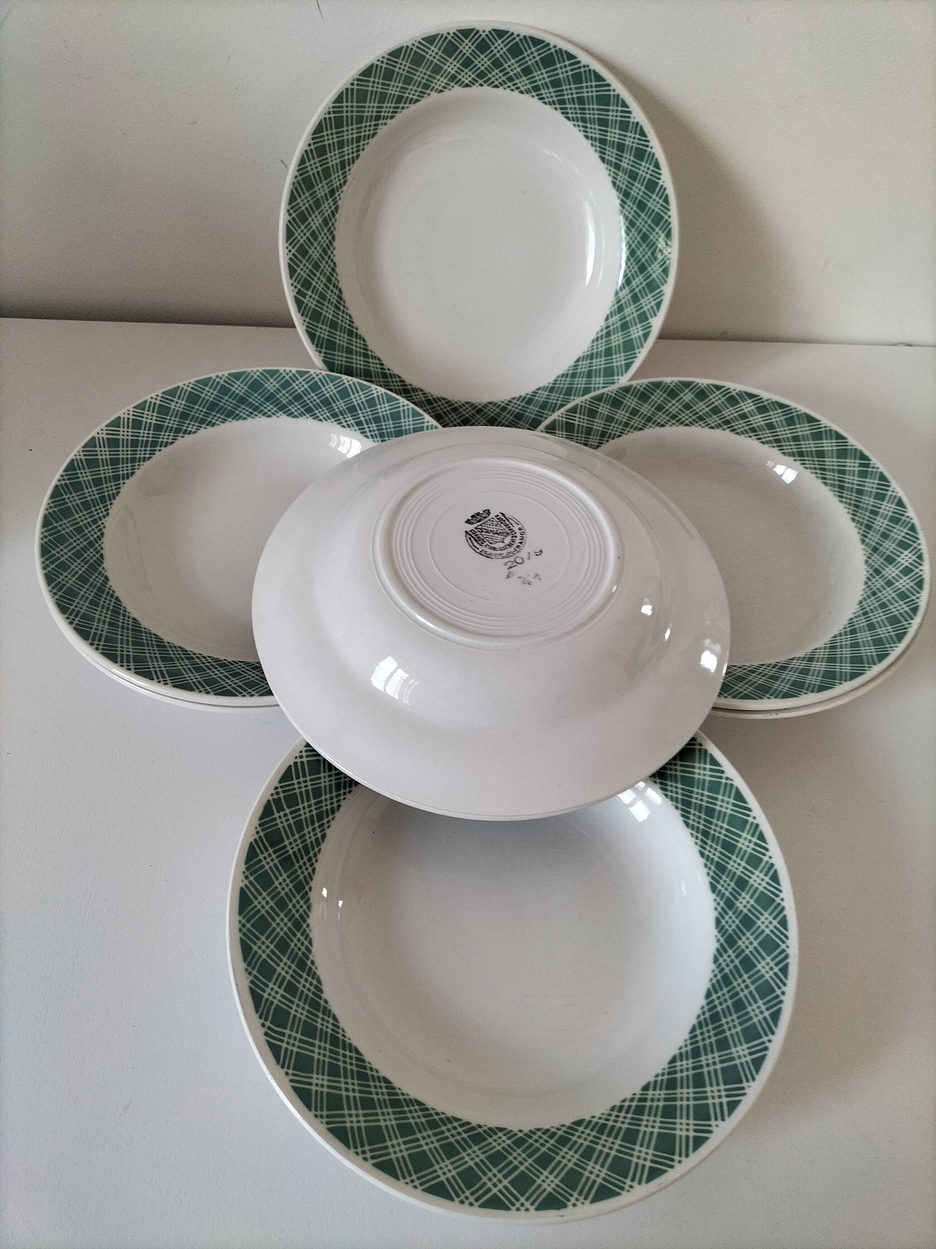 Set of 9 earthenware soup plates – Saint-Amand, decor no. 207 (1941)