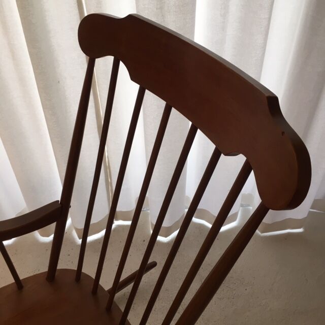 Rocking chair in blond wood