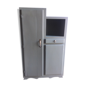 Armoire vestiaire vintage asymétrique