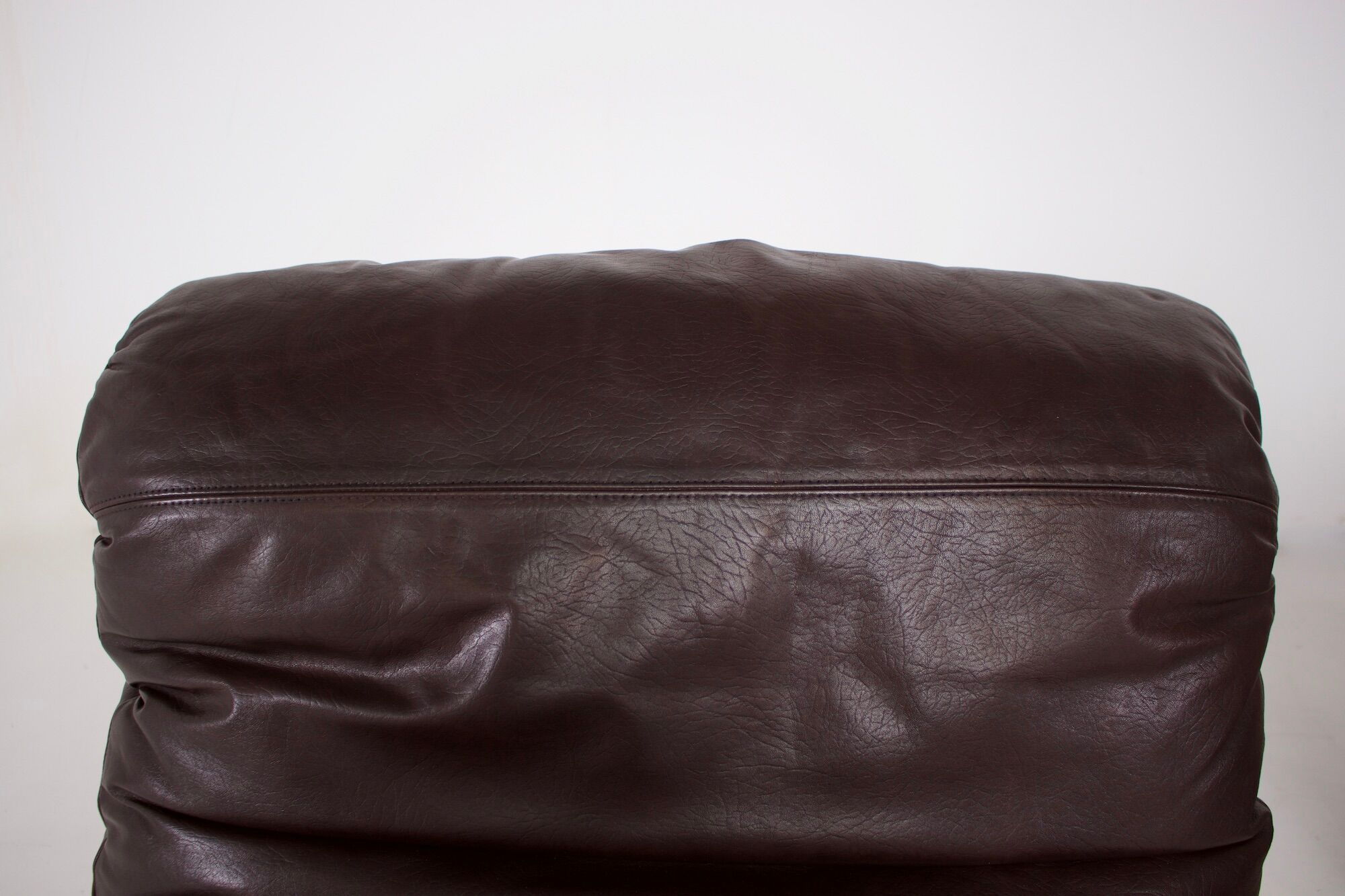 Paire de chauffeuses en cuir 1970