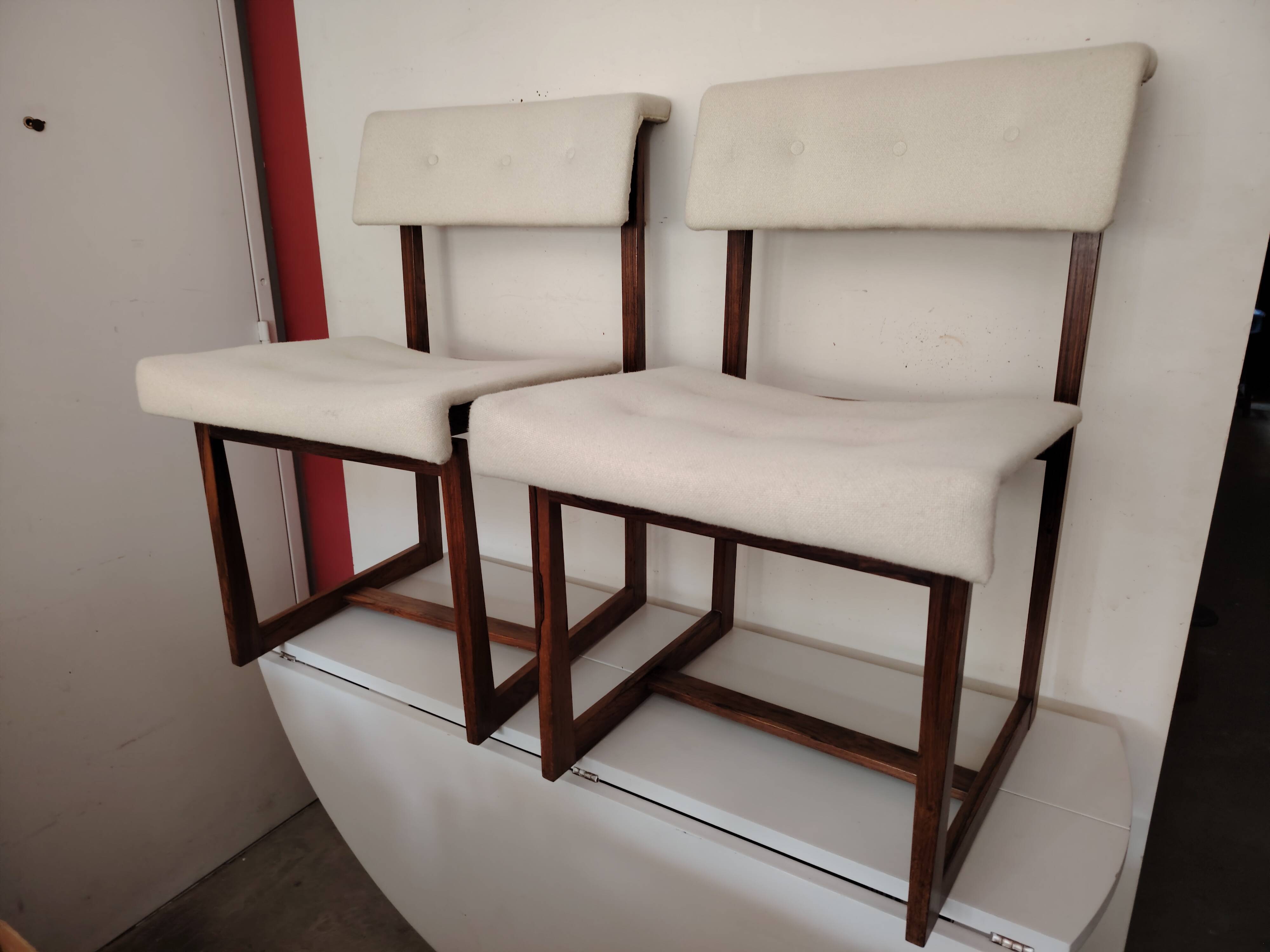 chaises de Henning Sorensen en palissandre massif et lainage blanc