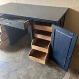 Old office from the 80s repainted in blue