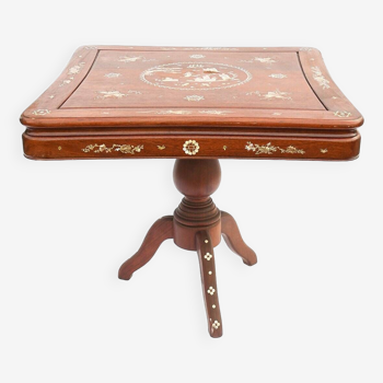 Tripod pedestal table with rich mother-of-pearl marquetry decoration