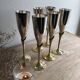 6 flûtes à champagne en laiton doré